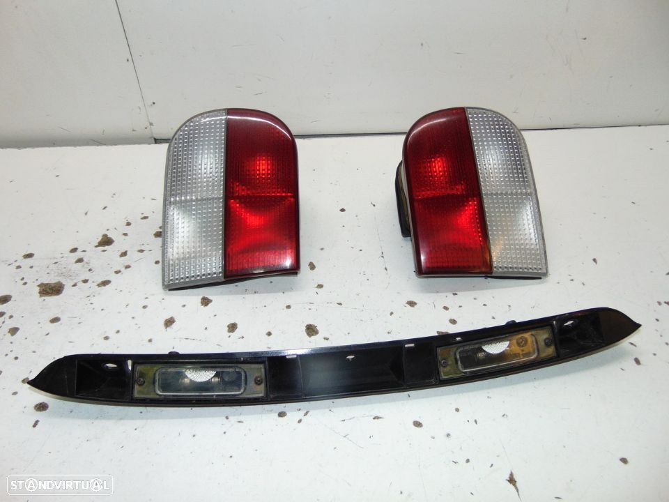 Fiat punto cabriolet farolins da mala/Pega da mala com as luzes de matrícula - 1