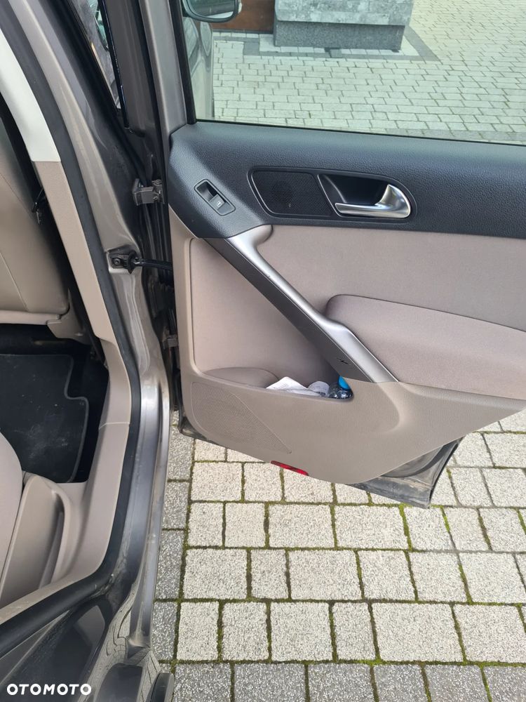 Volkswagen Tiguan 2.0 TDI DPF BlueMotion Technology Trend & Fun - 25