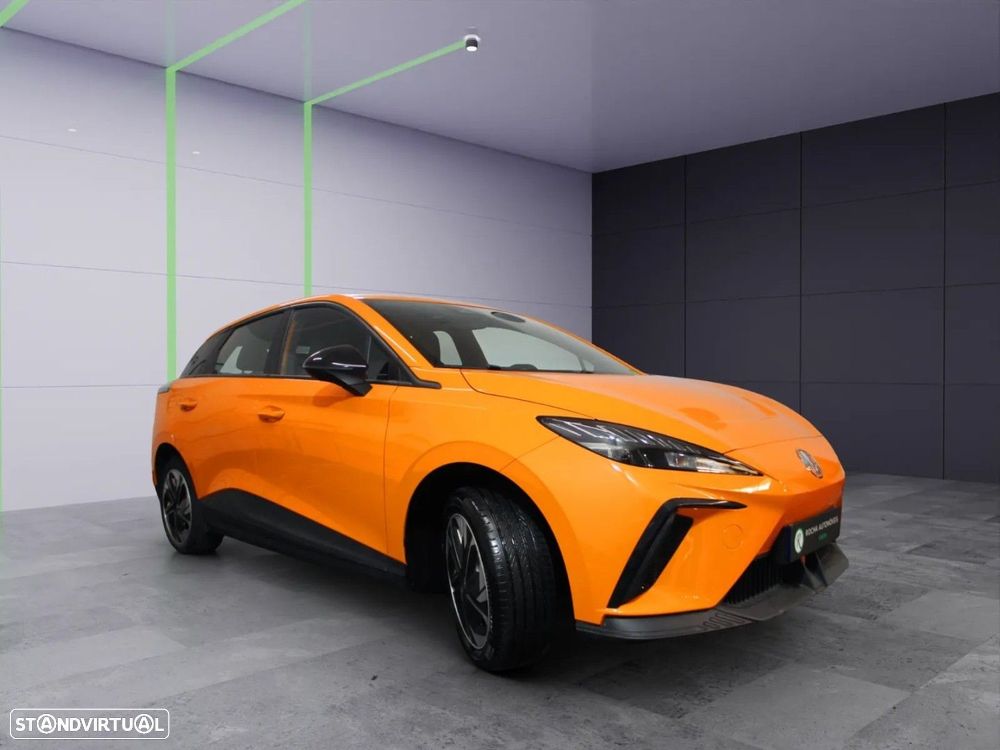 MG MG4 64 kWh Luxury - 4