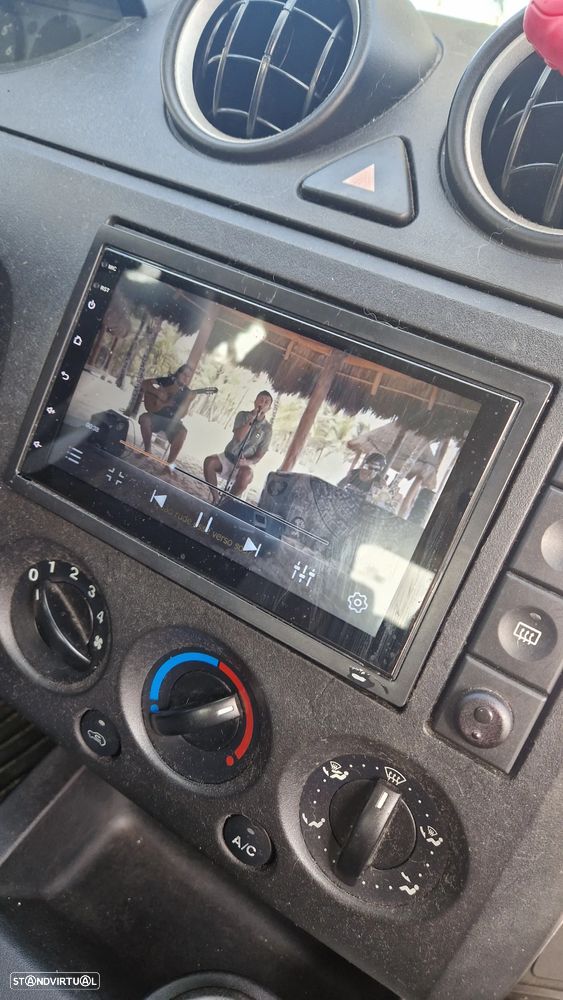 Ford Fiesta 1.4 Ambiente - 9