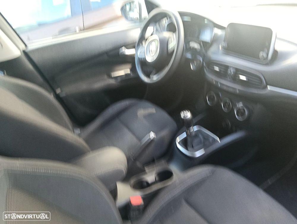 Fiat Tipo Station Wagon 1.3 M-Jet Lounge Tech J17 - 18