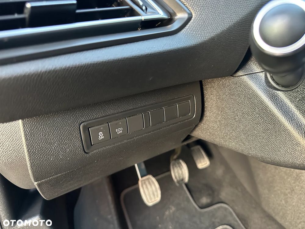 Peugeot 308 1.2 PureTech Allure S&S - 16