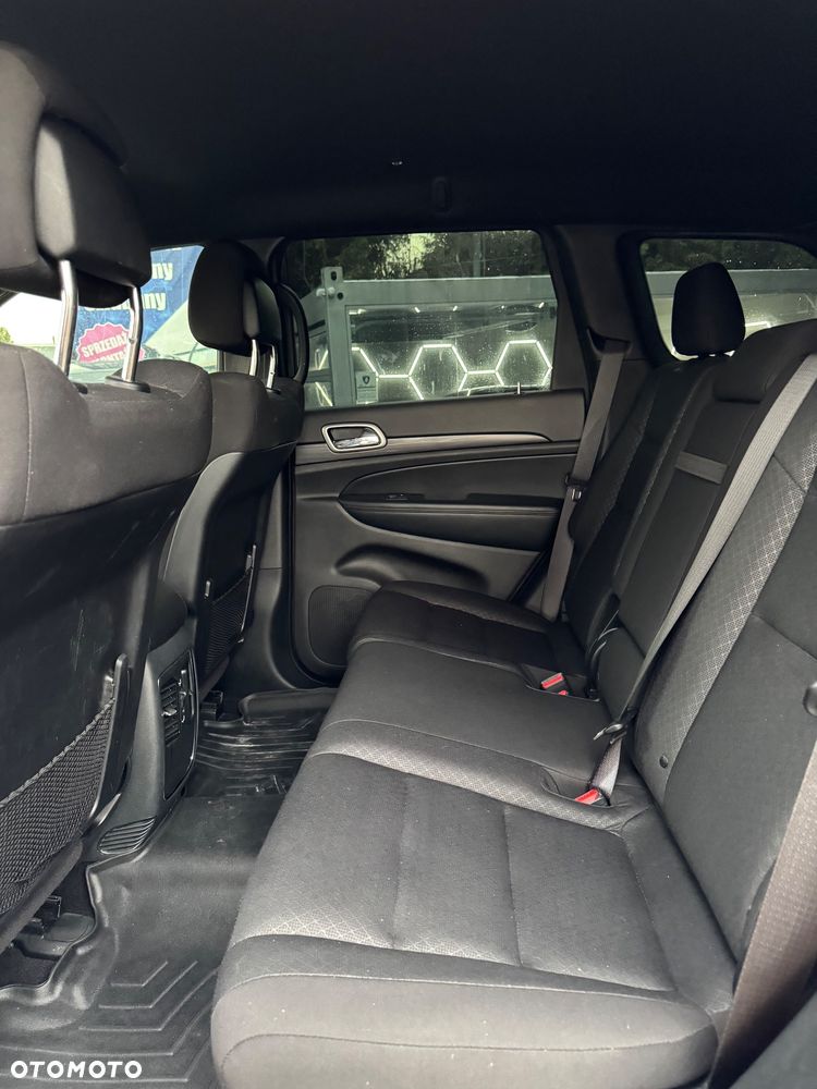 Jeep Grand Cherokee - 17
