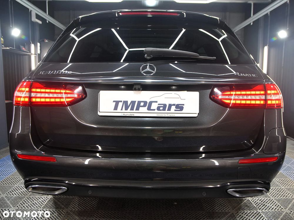 Mercedes-Benz Klasa E 300 de 4Matic 9G-TRONIC - 11