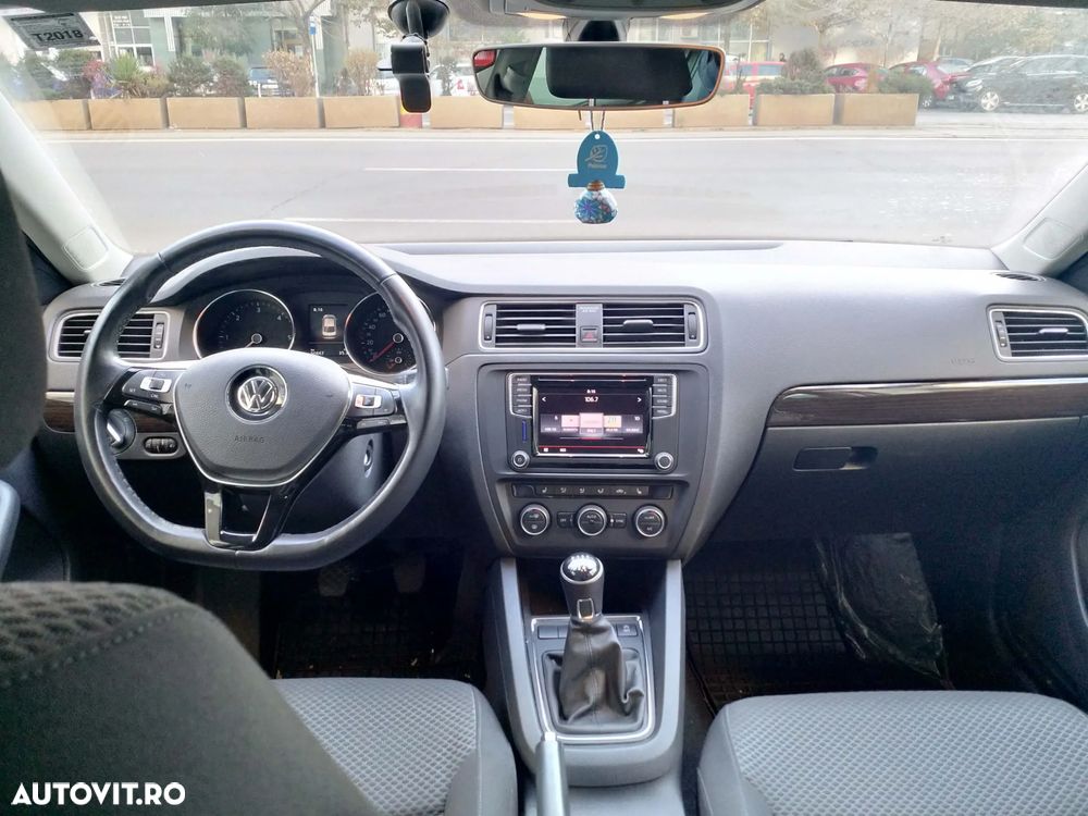 Volkswagen Jetta 2.0 TDI Comfortline - 6