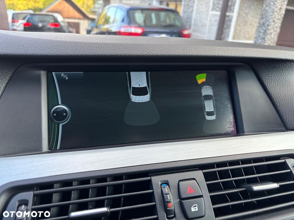 BMW Seria 5 520d Sport-Aut - 10