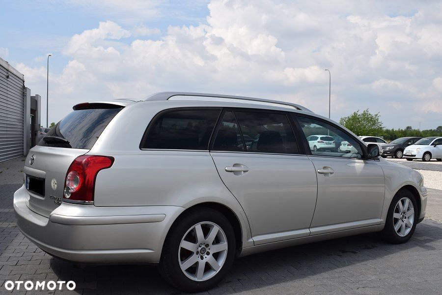 Toyota Avensis 2.0 D-4D Sol plus+NAVI - 17