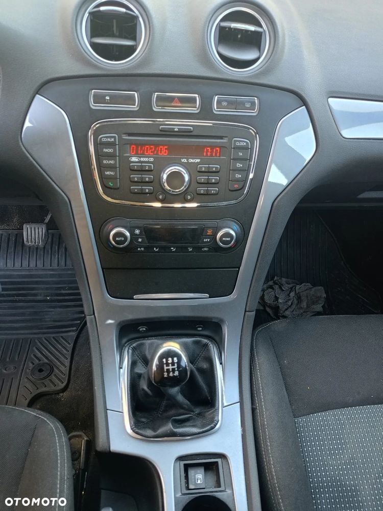 Ford Mondeo 1.6 Ambiente - 12