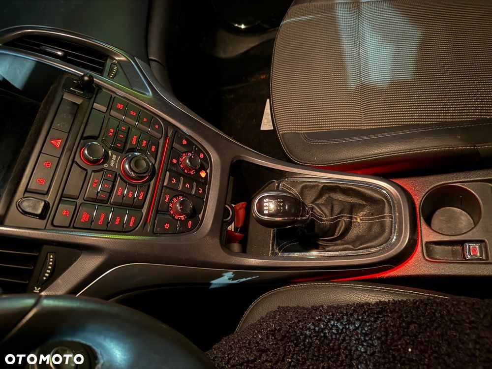 Opel Astra 1.7 CDTI Cosmo - 8