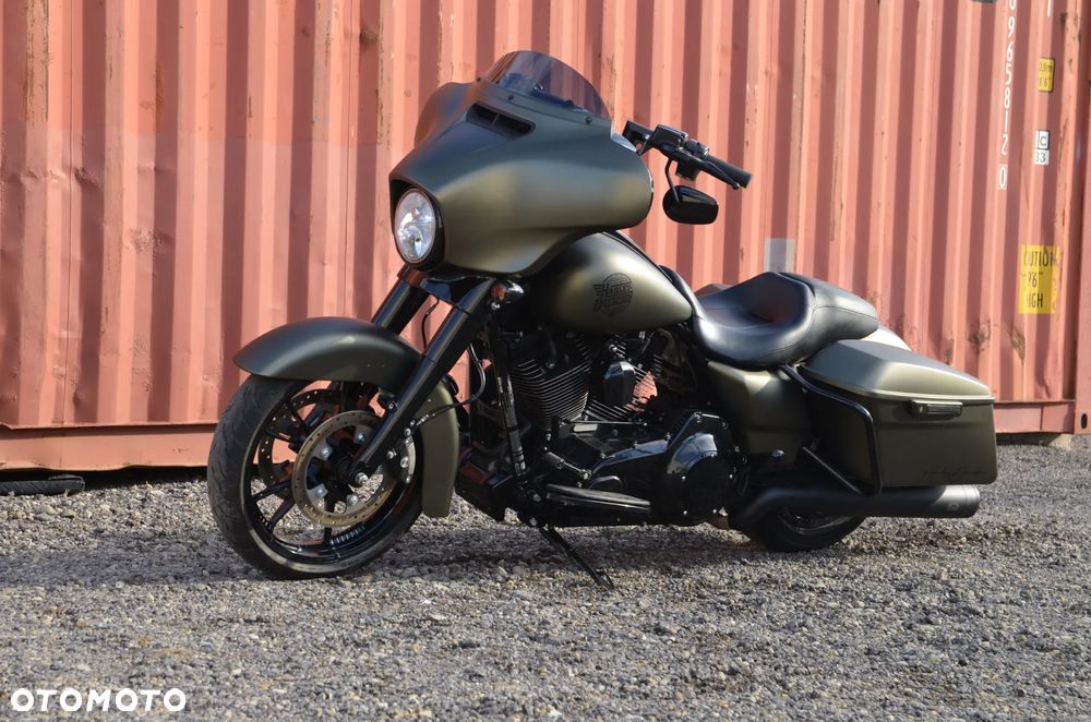 Harley-Davidson Touring Street Glide - 33