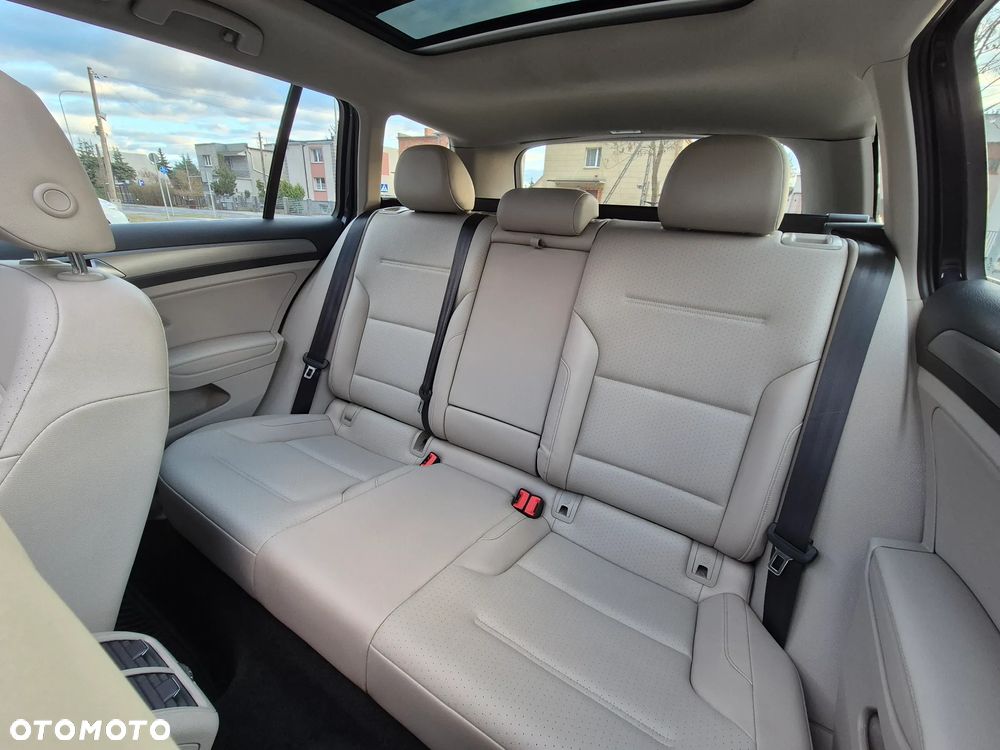 Volkswagen Golf - 10