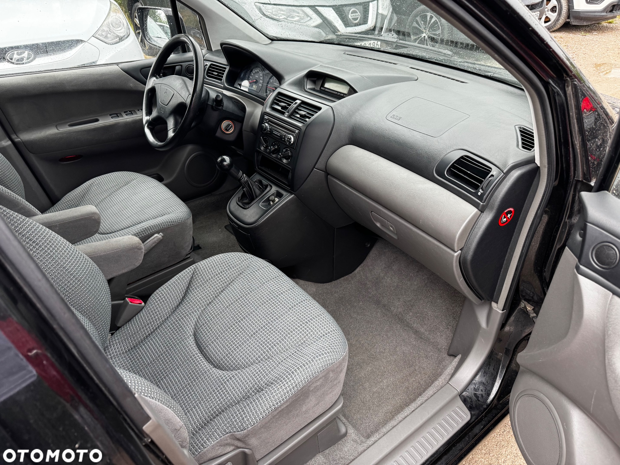 Mitsubishi Space Wagon 2.0 Cool - 22