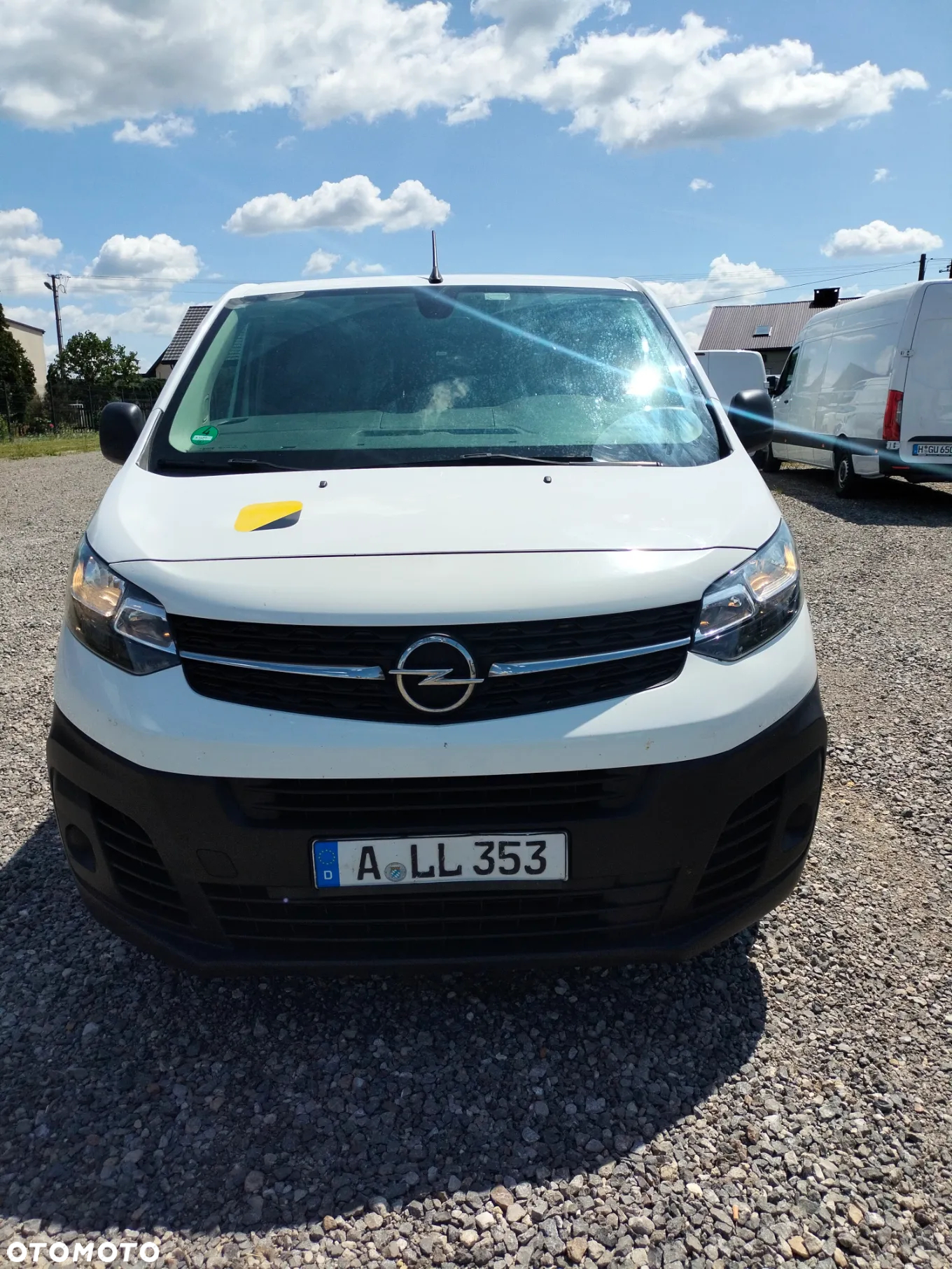 Opel Vivaro - 11