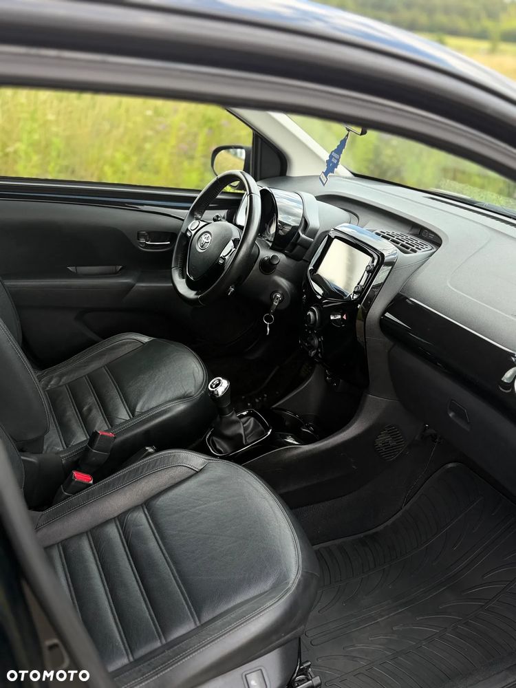 Toyota Aygo x-clusiv - 26