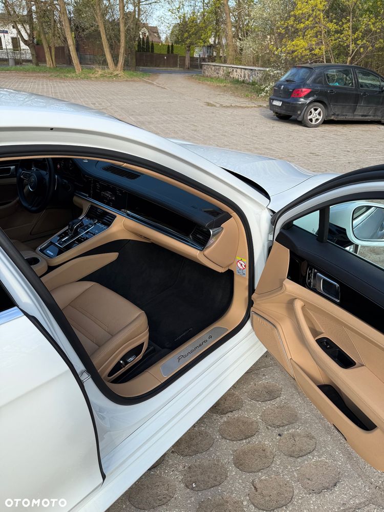 Porsche Panamera 4 - 23