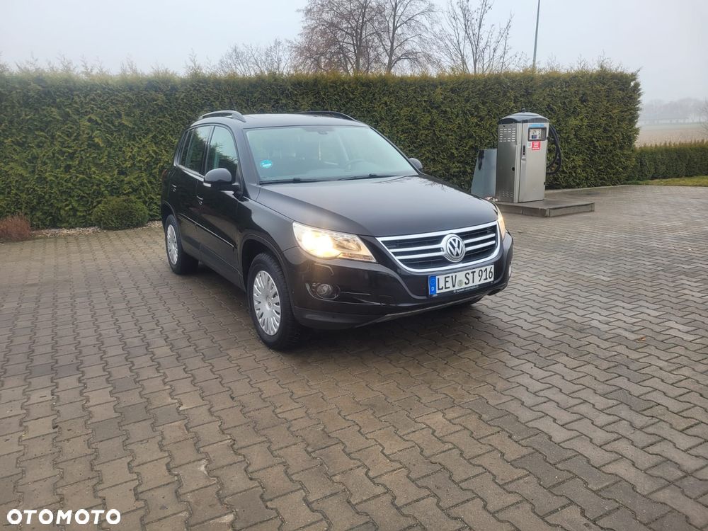 Volkswagen Tiguan - 1