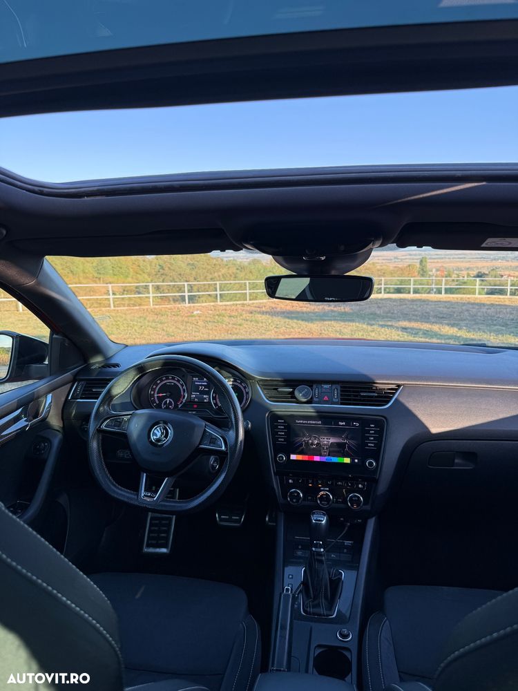 Skoda Octavia 2.0 TDI DSG RS - 9
