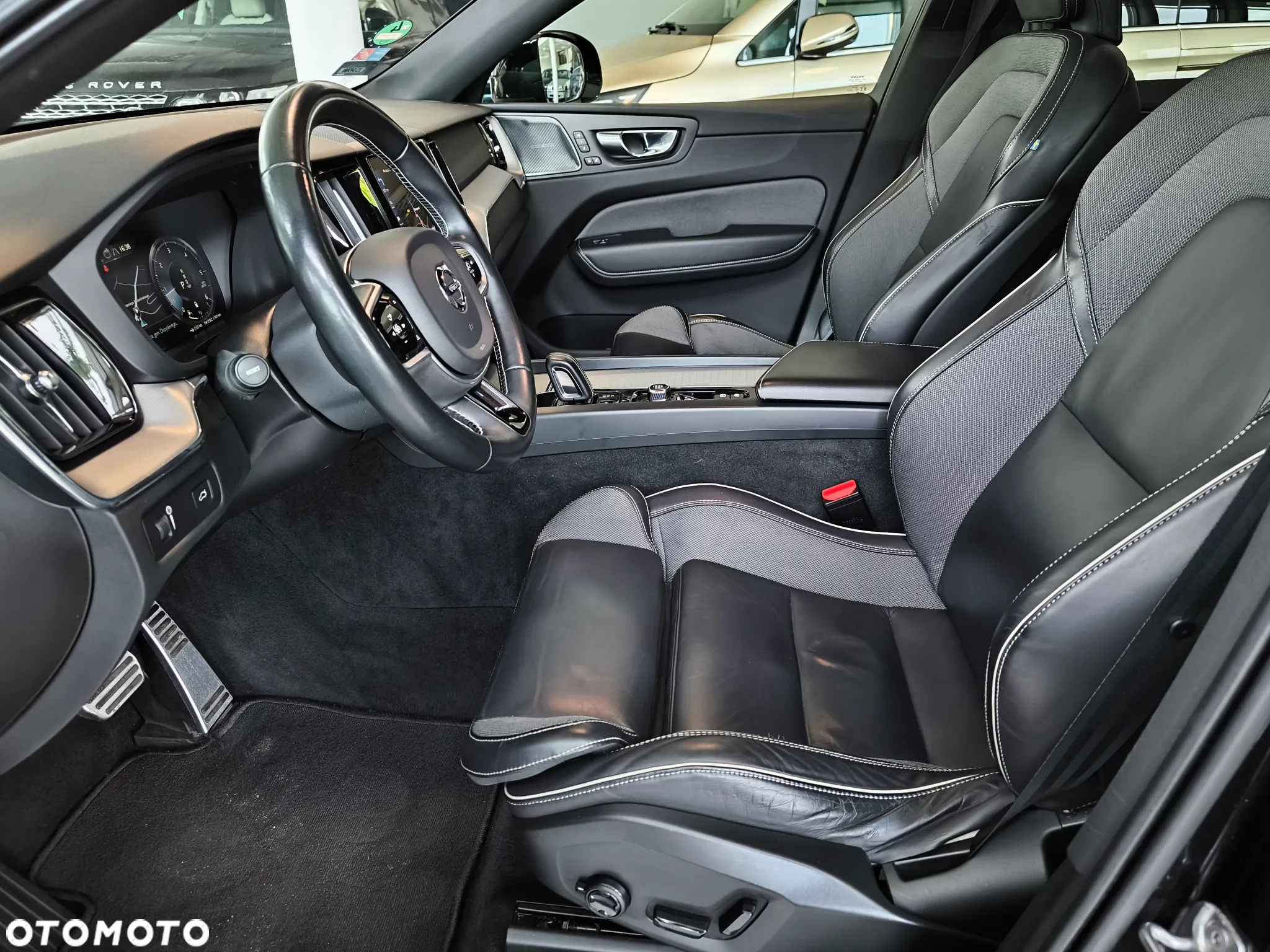 Volvo XC 60 D5 AWD R-Design - 9