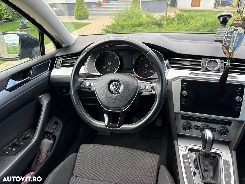 Volkswagen Passat 2.0 TDI DSG Comfortline - 10