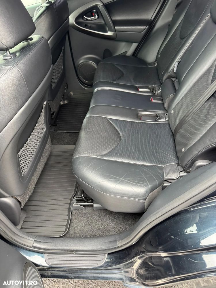 Toyota RAV4 2.2 D-4D 4x4 Automatik Executive - 10