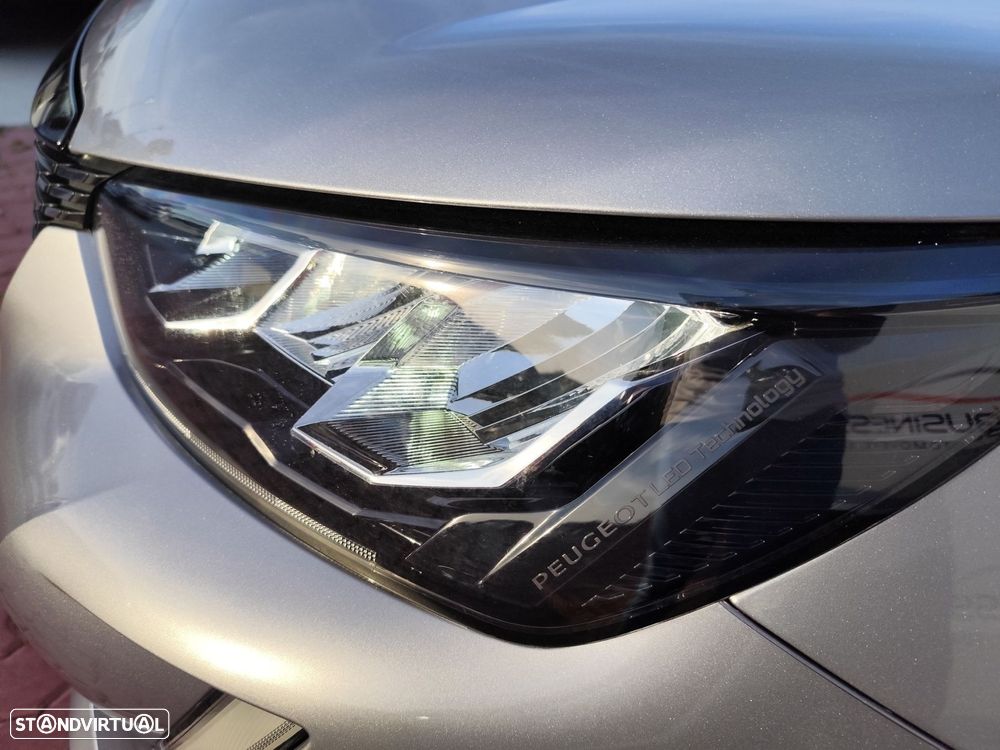 Peugeot 2008 1.2 PureTech Allure Pack - 12