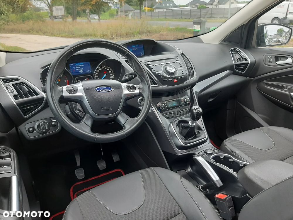 Ford Kuga 2.0 TDCi 2x4 Titanium - 14