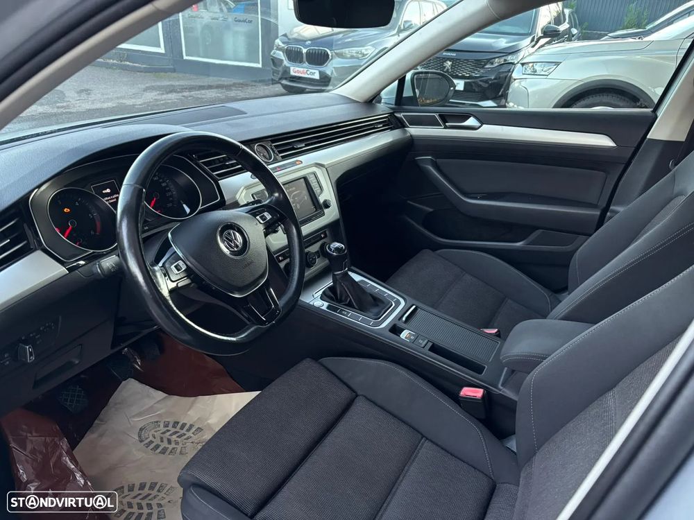 VW Passat 1.6 TDI Confortline - 19