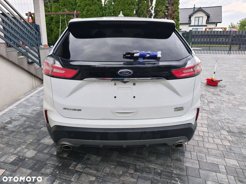 Ford Edge - 8