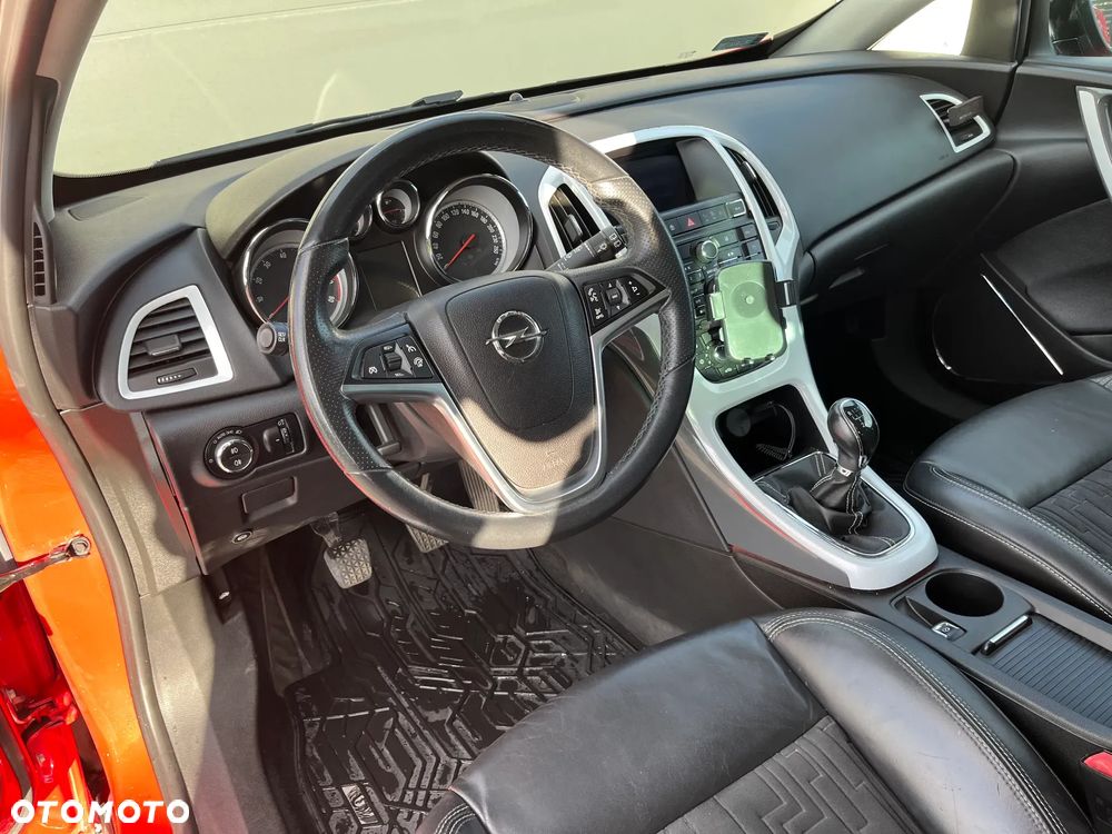 Opel Astra 1.6 Turbo Sport - 11