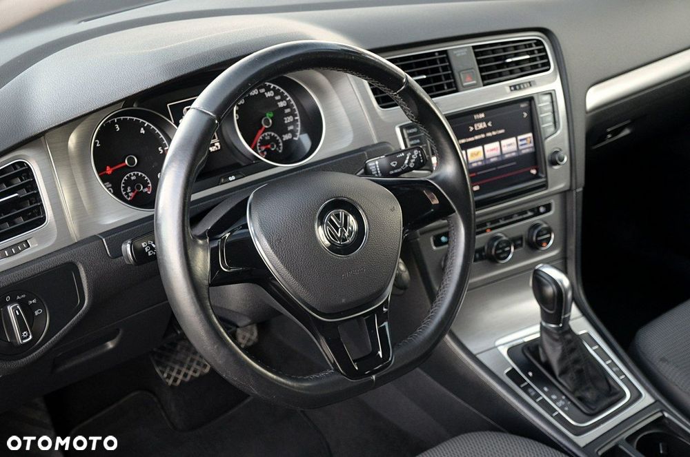 Volkswagen Golf - 16