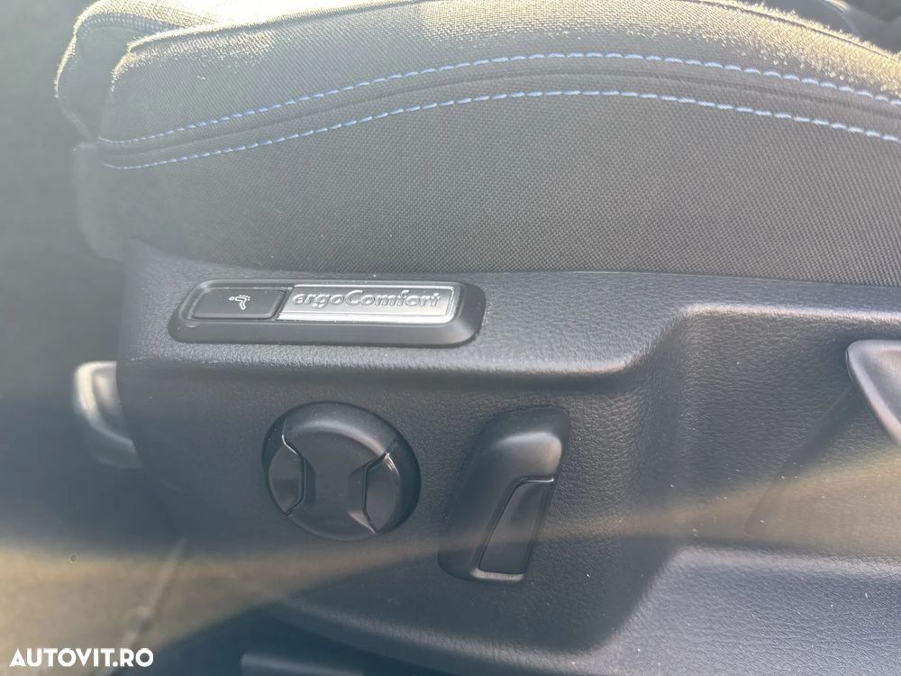 Volkswagen Passat - 12