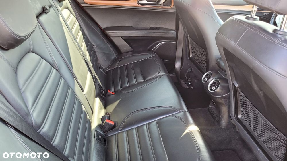 Alfa Romeo Stelvio 2.0 Turbo 16V AT8-Q4 Super - 12
