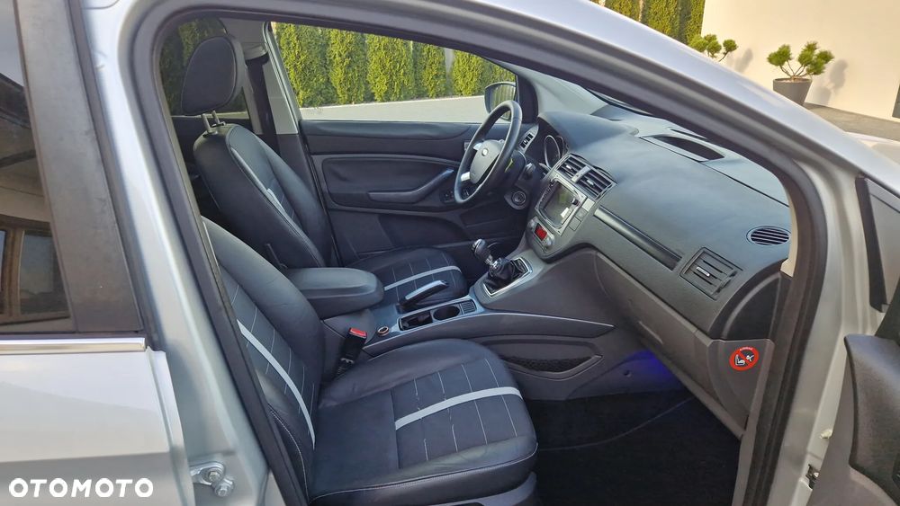 Ford Kuga 2.0 TDCi 4x4 Titanium - 9