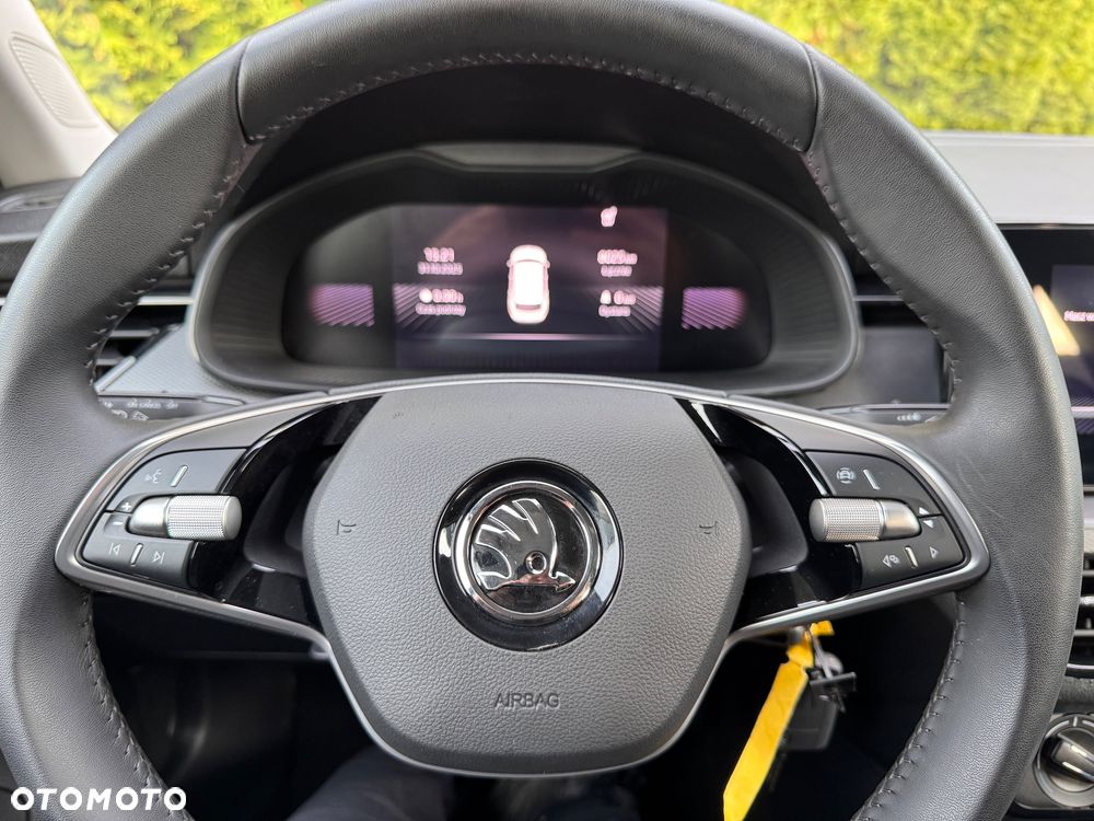 Skoda Kamiq 1.0 TSI Style - 33