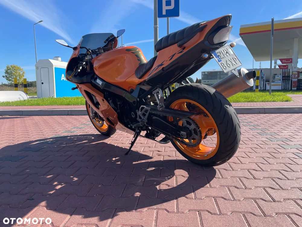 Kawasaki ZXR - 7