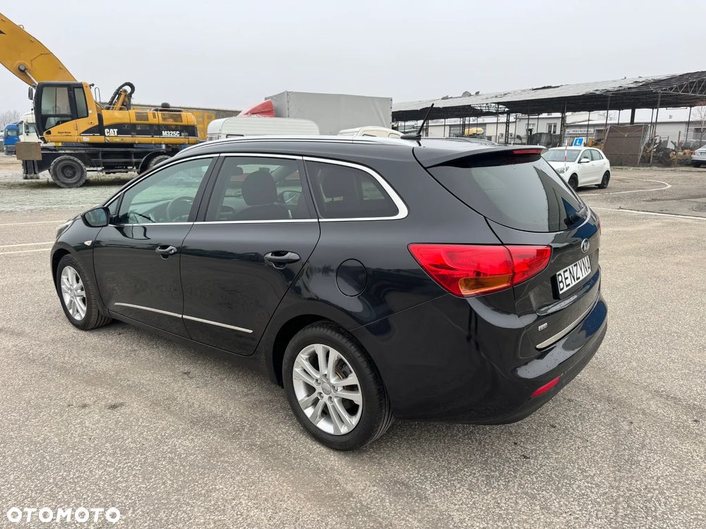 Kia Ceed 1.6 GDI Dream Team Edition - 35