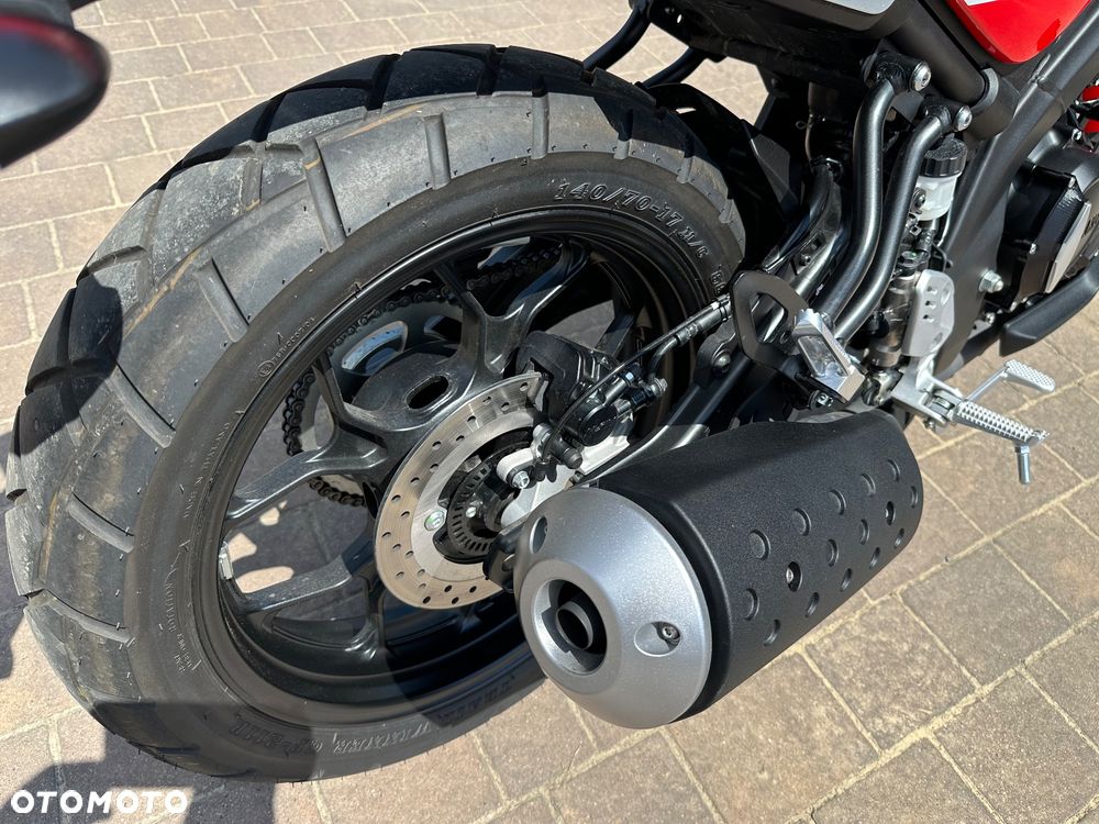Yamaha XSR - 11