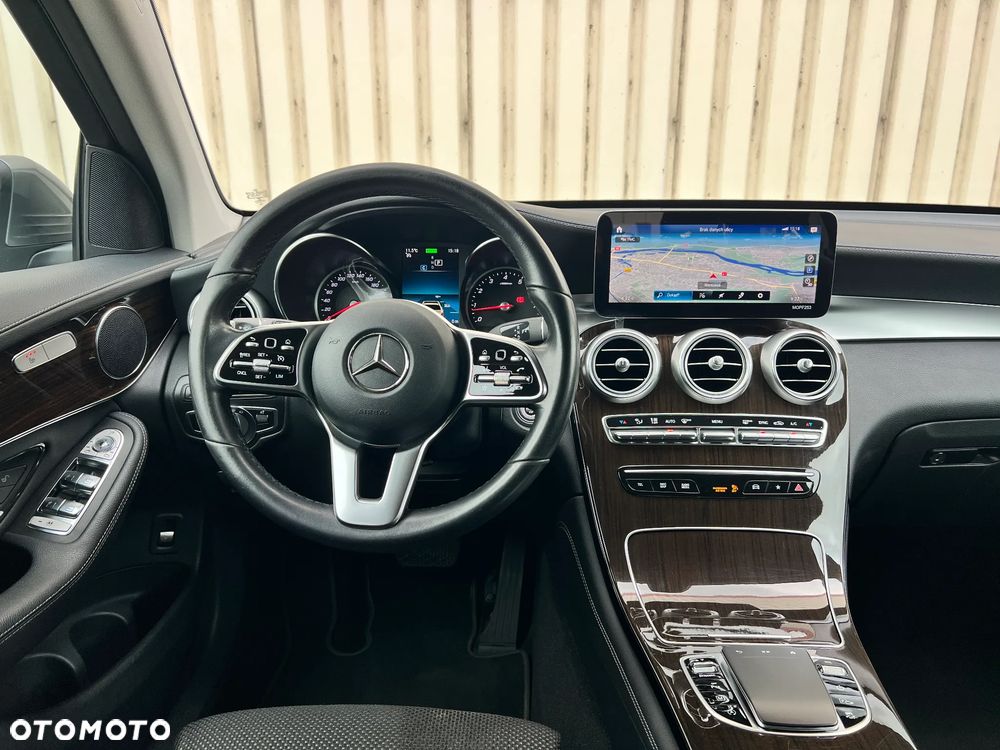 Mercedes-Benz GLC 200 4Matic 9G-TRONIC AMG Line - 20