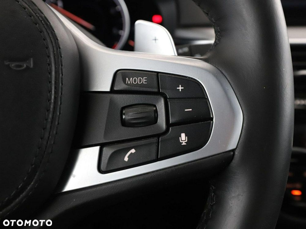 BMW Seria 5 520d xDrive M Sport Edition - 32