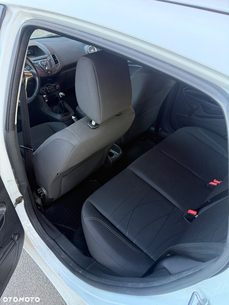Ford Fiesta - 9