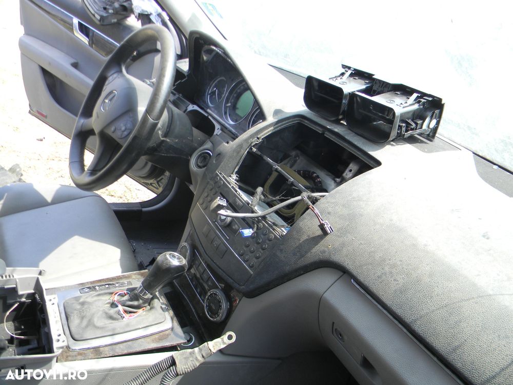Dezmembrari  Mercedes-Benz C-CLASS (W204)  2007  > 2014 C 200 CDI (20 - 18