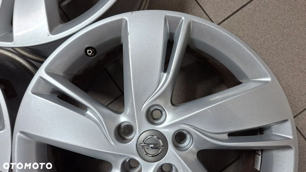 Felgi Aluminiowe 17 Opel Astra J 5x105 ET 42 - 7
