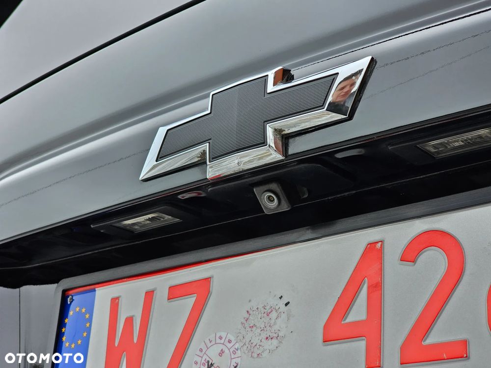 Chevrolet Suburban - 11