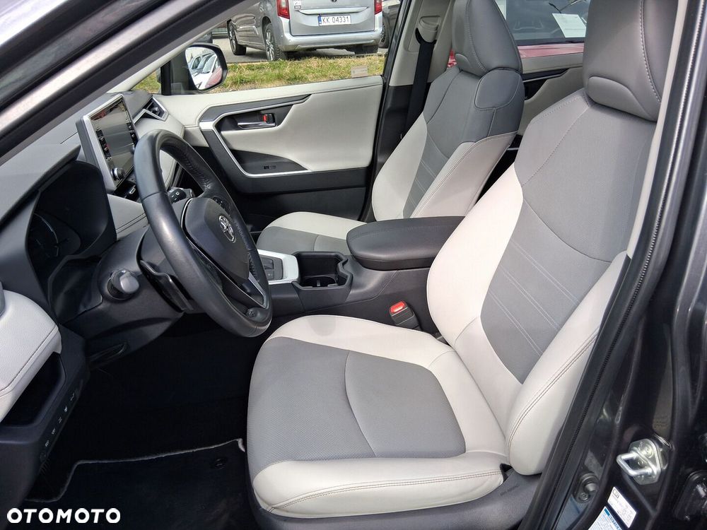 Toyota RAV4 - 11