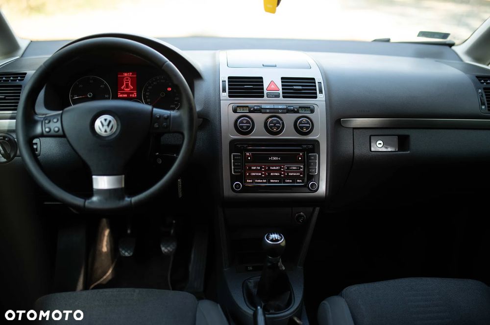 Volkswagen Touran 2.0 TDI DPF Highline - 6