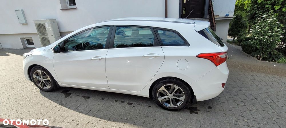 Hyundai i30 blue 1.6 GDI Passion - 12