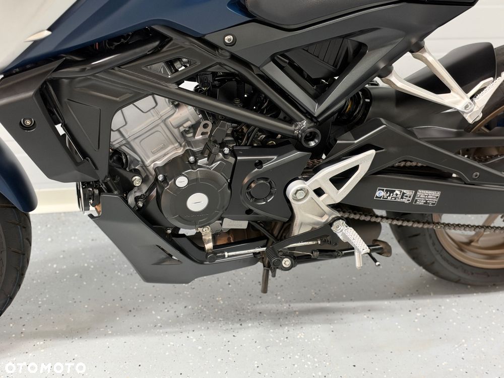 Honda CB - 23
