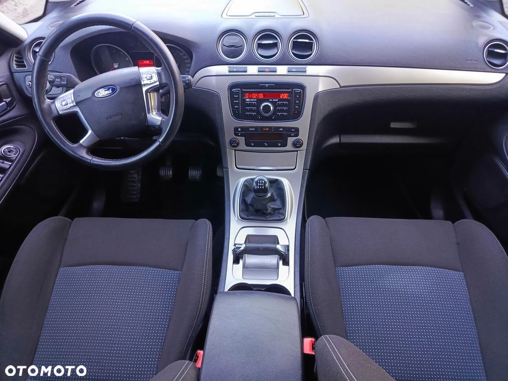 Ford S-Max 2.0 Titanium - 25