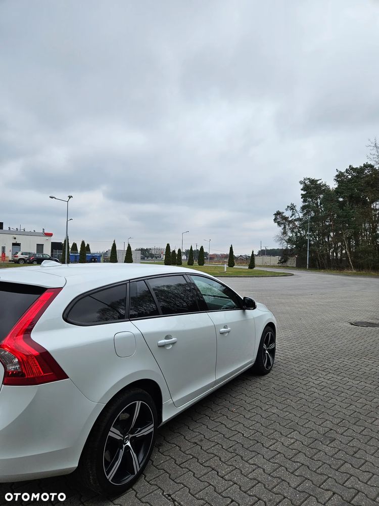 Volvo V60 D4 Drive-E Momentum - 6