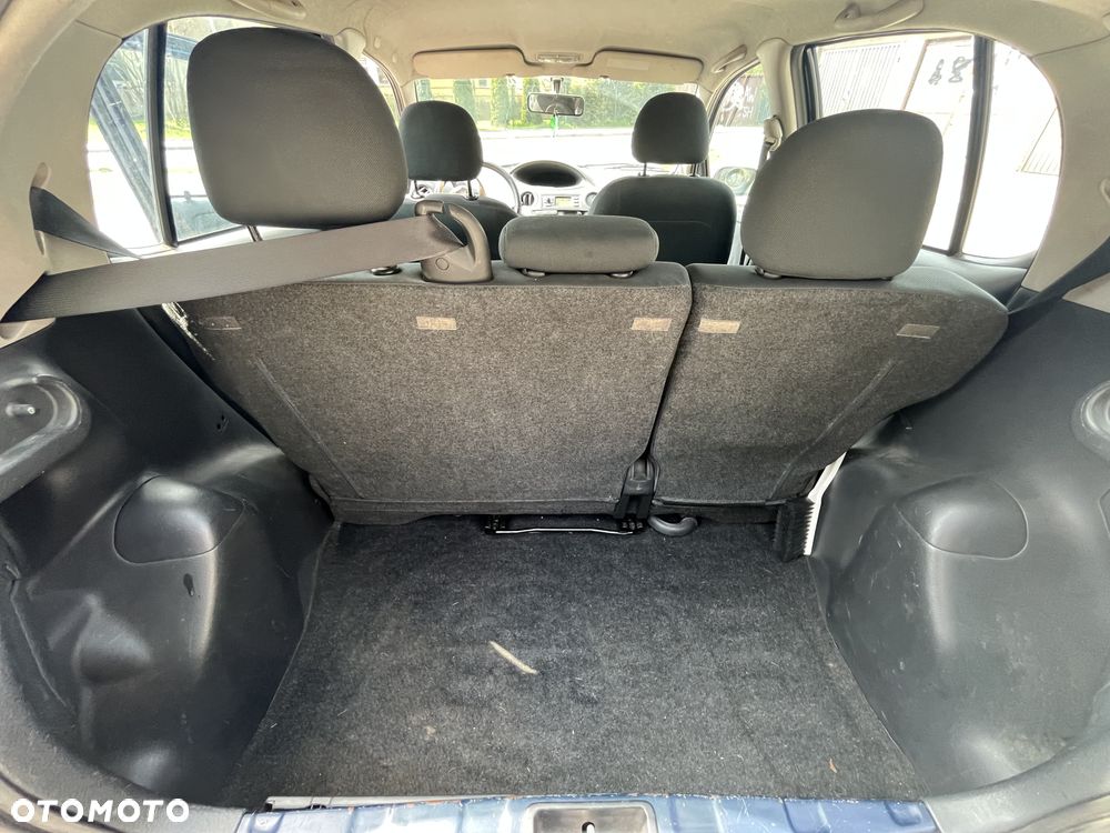 Toyota Yaris 1.4 D-4D Base - 14